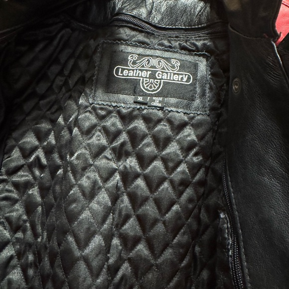 Leather gallery jacket - Picture 3 of 4